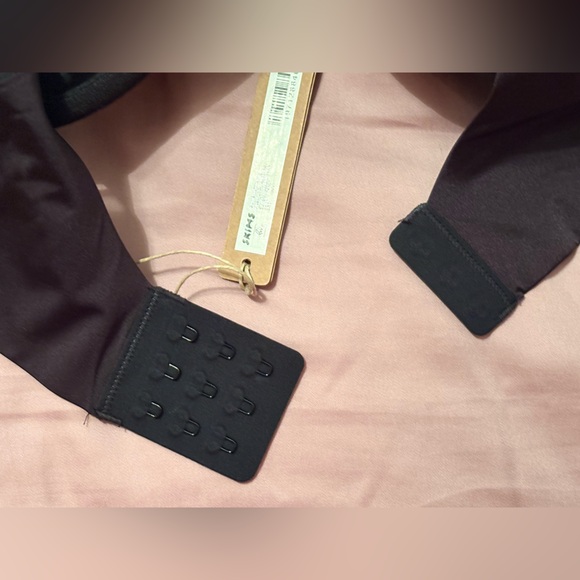 SKIMS TEARDROP PUSH UP BRA - Picture 9 of 9